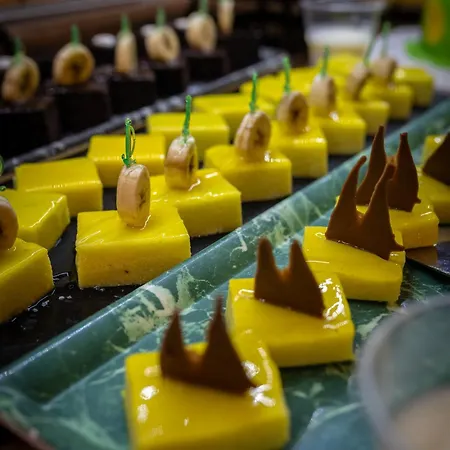 White Lilyum فندق كمر