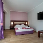White Lilyum Hotel